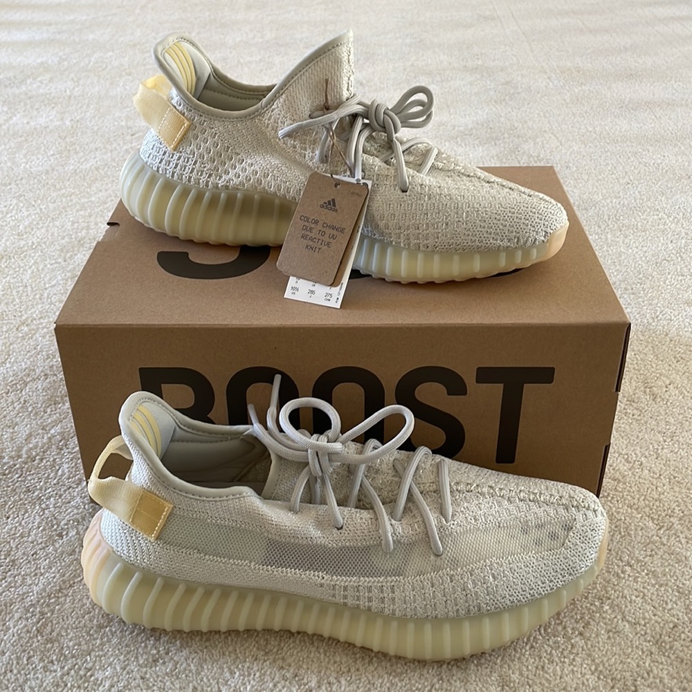 Adidas Yeezy Boost 350 V2 light 10.5 Men’s / 12.5 Women’s